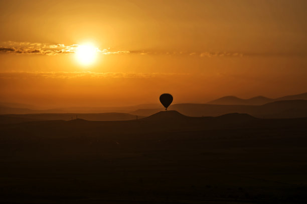 日出剪影景观单气球图片下载