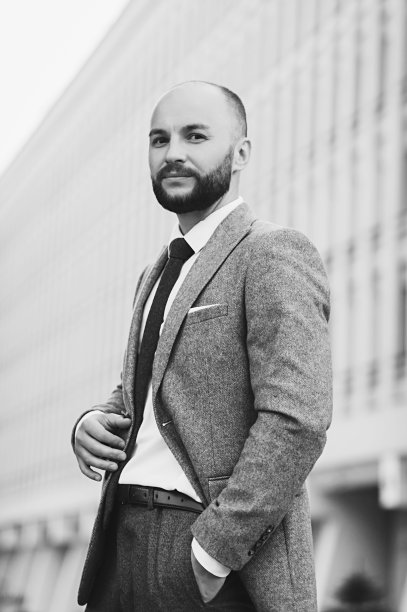 西装革履的成功人士图片下载