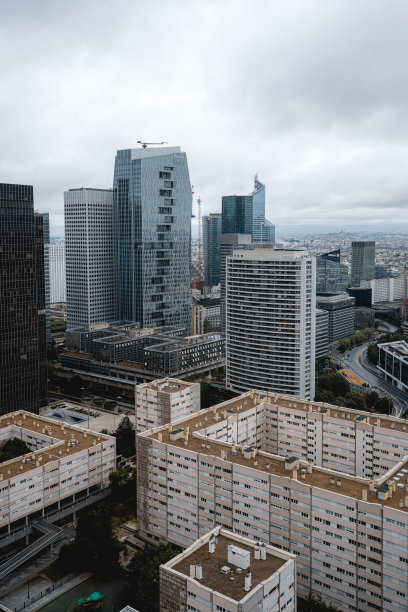 巴黎拉德芳斯的城市景观图片下载