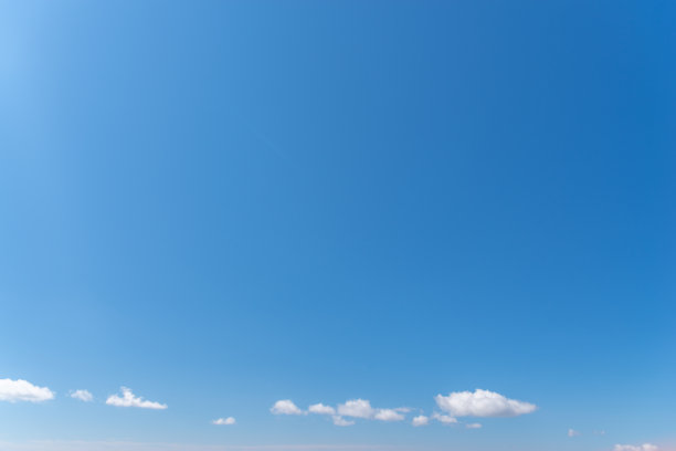 蓝色的天空图片下载