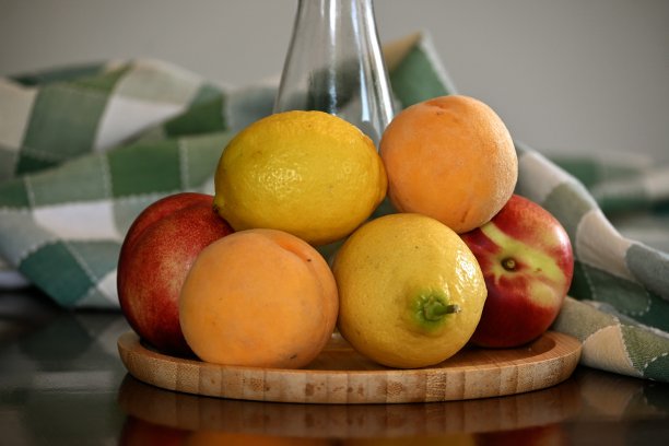 桃子和柠檬图片下载