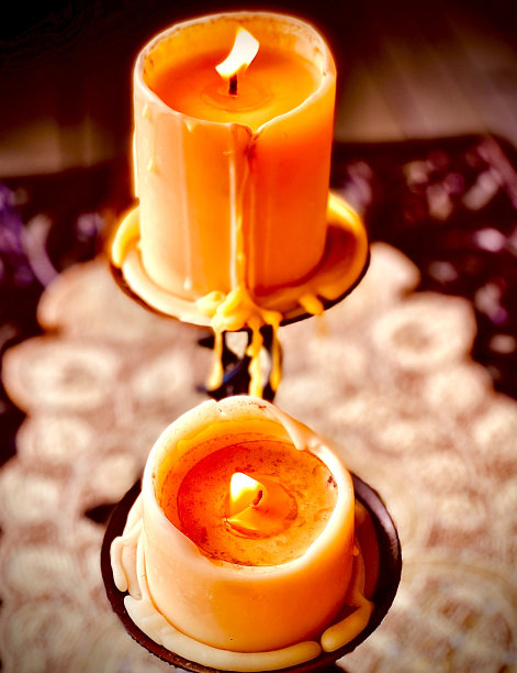 两支节日蜡烛图片下载