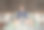 穿着西装和内裤在家工作的男人躺在床上上网图片下载