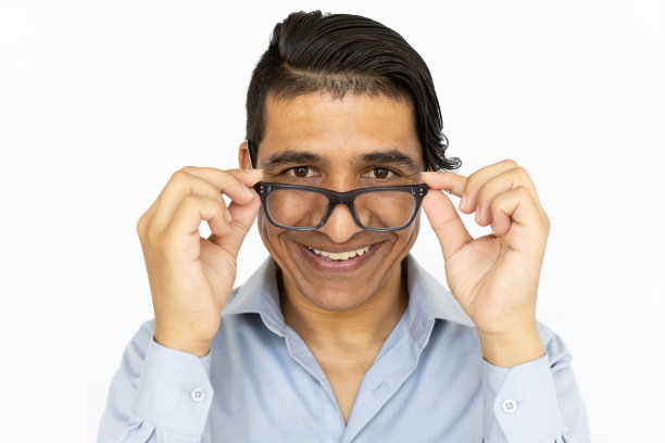 快乐的人摸眼镜图片下载