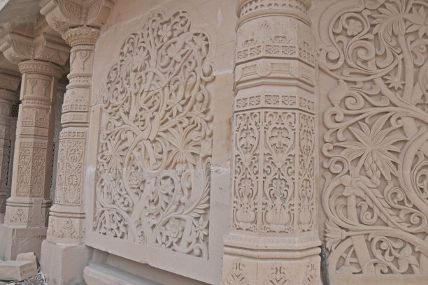 印度罗塔克巴巴塔纳寺的复杂工作图片下载