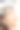 一位美容医生在美容健康沙龙里用设备给一位年轻女性做微电流面部治疗。美容和专业护肤。图片下载