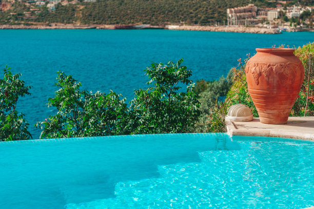 有大海的无边泳池图片下载