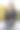成功的女经理走在城市的街道上。图片下载