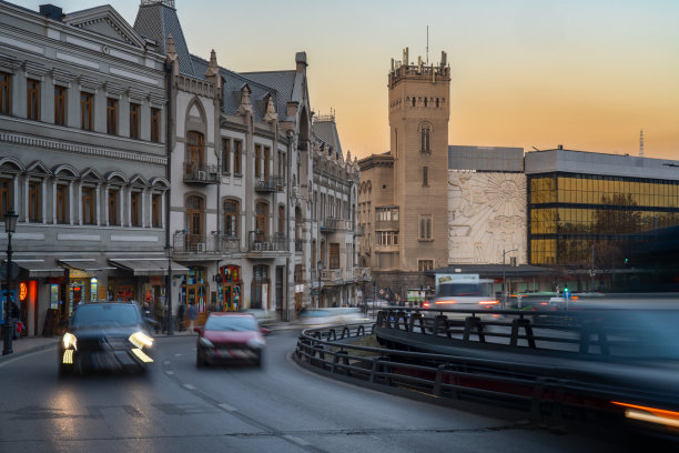 长时间曝光第比利斯城市景观日落，格鲁吉亚图片下载