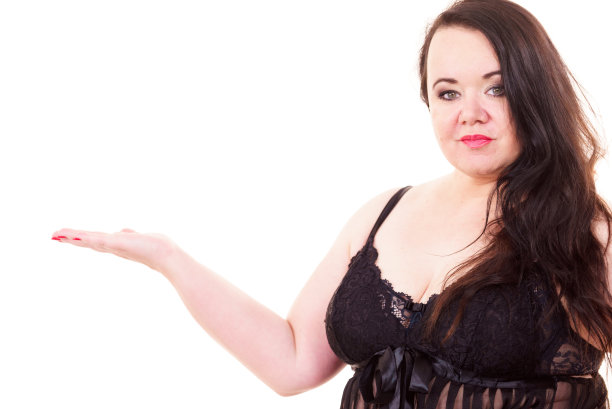 穿着内衣的女人张开手图片下载