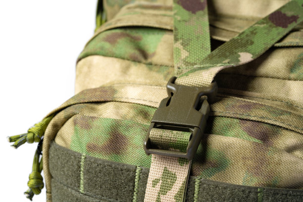 绿色军队战术背包的特写静物图片下载