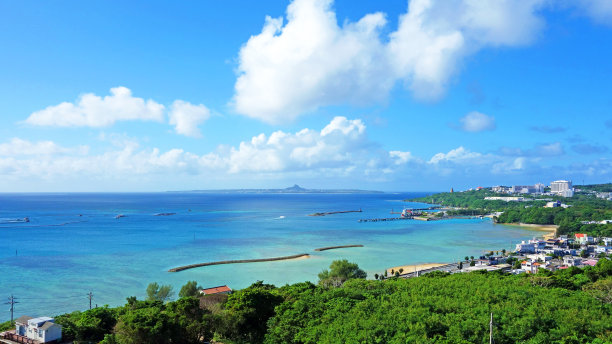 冲绳岛的海在那里可以看到冲绳县的元武町图片下载
