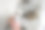 在家照顾猫。猫梳工艺。用猫毛特写的梳子梳头。猫刷牙图片下载