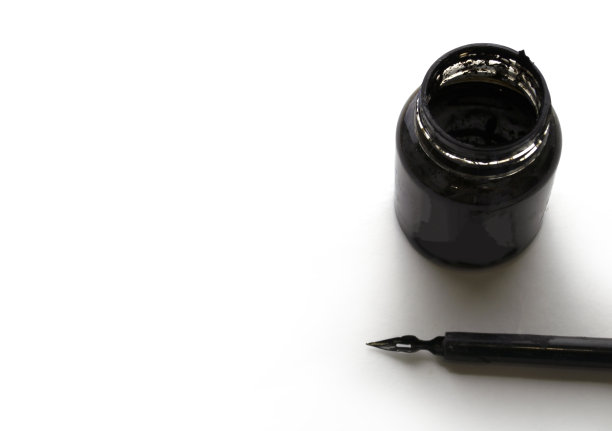 黑色墨水和钢笔。图片下载