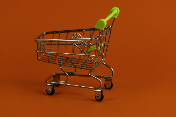 带有红色背景的工作室对象图片下载