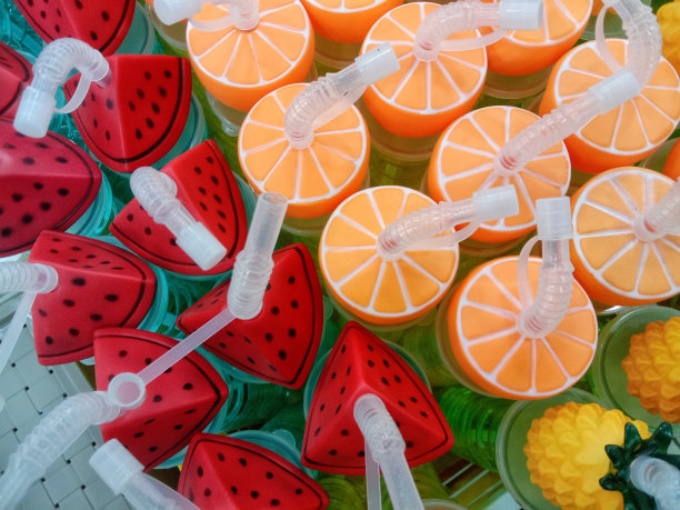 饮用水瓶吸管图片下载