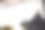 上海的现代摩天大楼与豫园的传统建筑形成了鲜明的对比图片下载