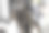 理发师为客户吹干头发。图片下载