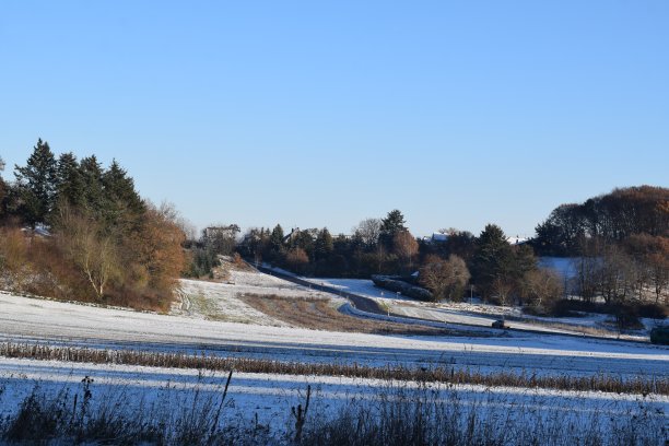 冬天的乡村钟声图片下载