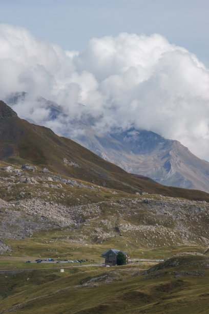 法国和西班牙边境比利牛斯山脉的Pourtalet Col du Pourtalet，法国新阿基坦图片下载