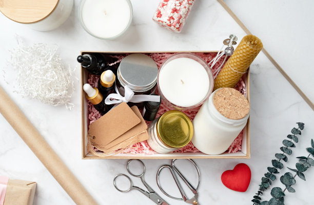 礼盒与蜡烛制作工具，蜡烛，大豆蜡，灯芯和香薰油瓶图片下载