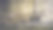 只有一张椅子，在一个墙壁破碎的废弃房间里。图片下载