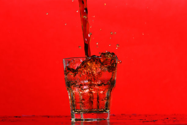 飞溅的饮料图片下载
