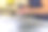 在汽车店工作的保加利亚机械师。图片下载