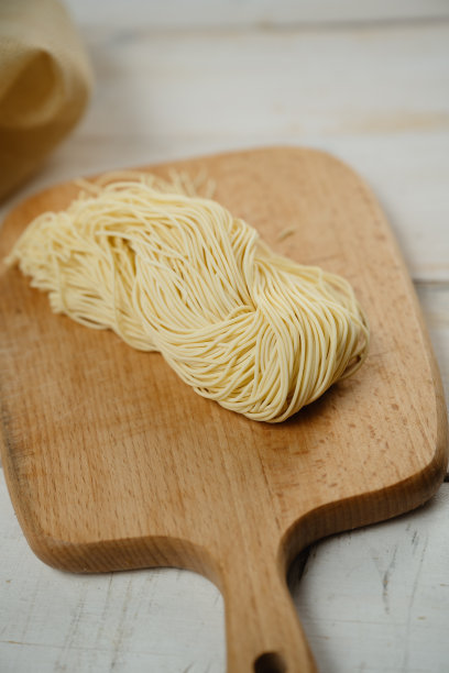面条在板上图片下载