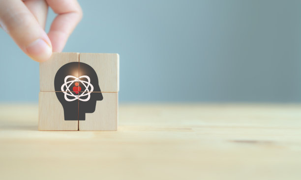 核心价值观，企业价值观理念。与业务、人际关系、公司发展相关的公司文化和战略。原则指导公司的行动。木块上的核心价值图标。横幅图片下载