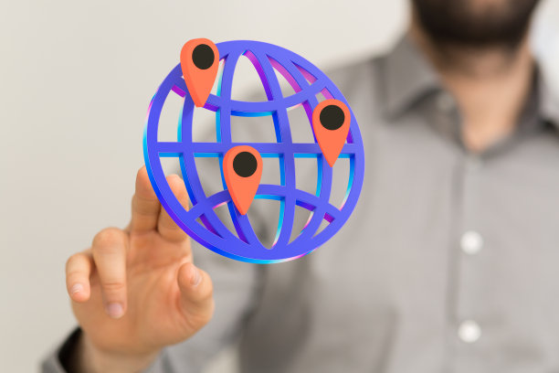 浅焦点的人手指向全球图标与位置，全球网络的概念图片下载