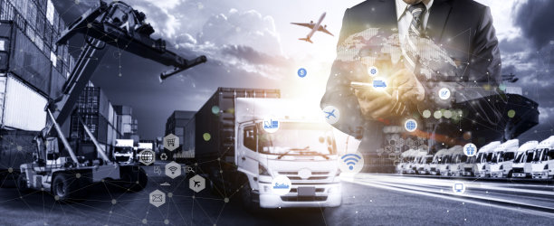 商人触摸智能手机，在物流港分析库存和世界地图和在线货物订单，物流网络进出口运输贸易的业务概念图片下载