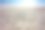 在温暖的日落时刻，沙滩上的白色细沙图片下载