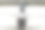 一口井上挂着一个古老的中世纪桶。图片下载
