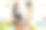幸福的亚洲家庭母亲在教女儿在家厨房做沙拉。一起享受家庭活动。图片下载