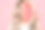 微笑的年轻女子微笑，而持有西瓜片近脸在工作室图片下载