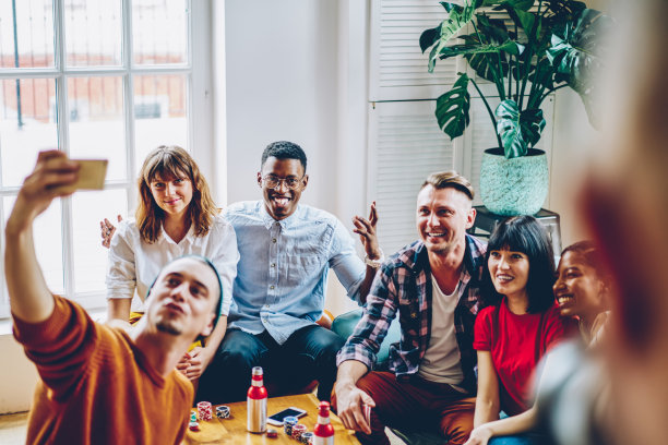 有趣的朋友一起自拍图片下载