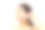 一位年轻女子正在给自己做面部按摩图片下载