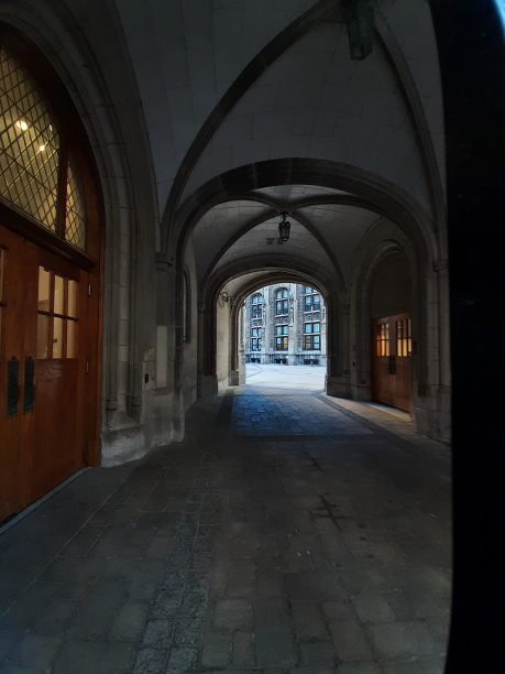 大教堂外部走廊-拱门图片下载