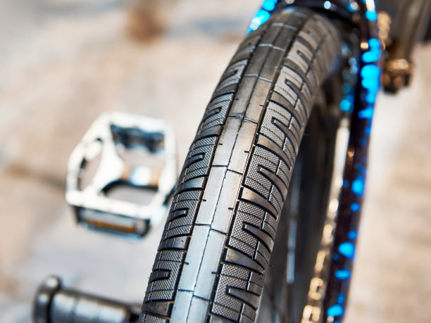 自行车车轮轮胎图片下载