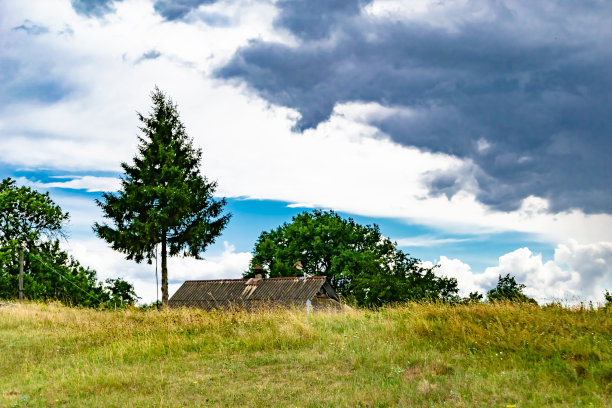 美丽的地平线风景在村庄草地上的颜色自然背景图片下载