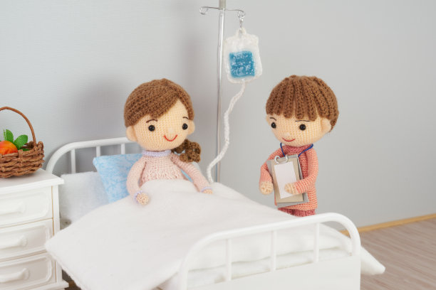 手工编织玩具。可爱又小巧的阿米鲁美娃娃。医疗与生活图片下载