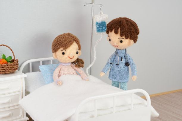 手工编织玩具。可爱又小巧的阿米鲁美娃娃。医疗与生活图片下载