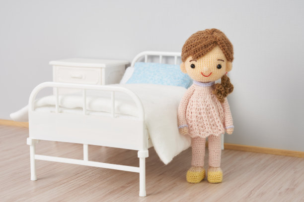 手工编织玩具。可爱又小巧的阿米鲁美娃娃。医疗与生活图片下载