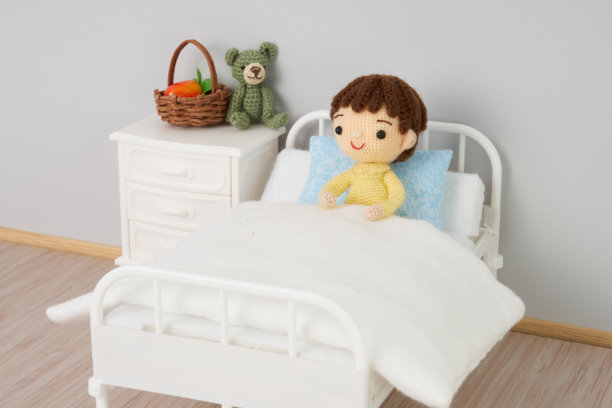 手工编织玩具。可爱又小巧的阿米鲁美娃娃。医疗与生活图片下载