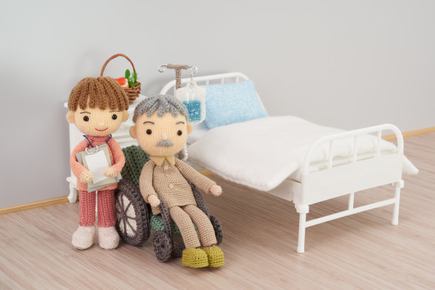 手工编织玩具。可爱又小巧的阿米鲁美娃娃。医疗与生活图片下载