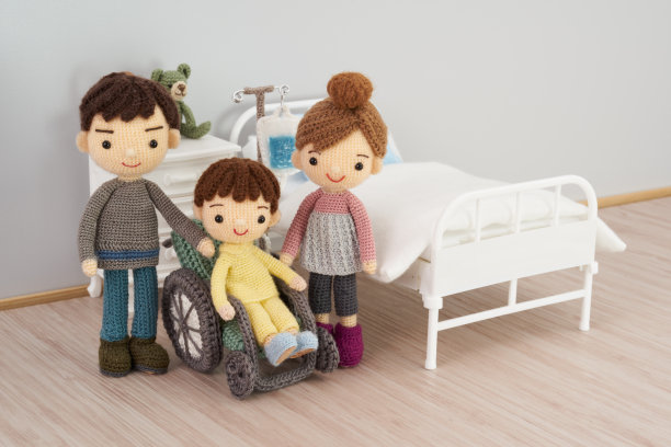 手工编织玩具。可爱又小巧的阿米鲁美娃娃。医疗与生活图片下载