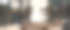 现代办公联合工作间木质茶几复制空间。特写图像图片下载