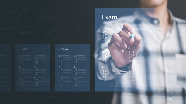 男士选择正确答案，在线阅卷，在线调查概念在线考试，填写调查表格，利用技术进行教育，通过在线文件进行学习评估图片下载