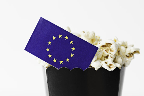 带国旗的爆米花袋图片下载